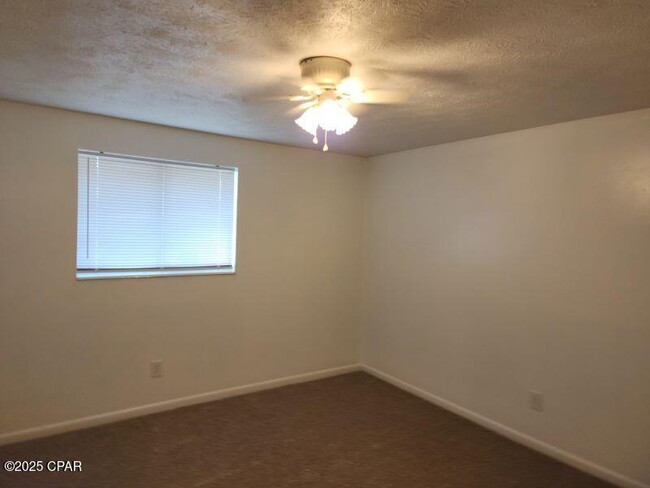 Building Photo - 412 W 26th St