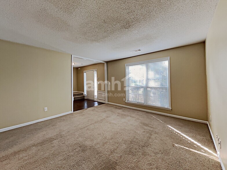 Building Photo - 3472 Chastain Glen Ln NE