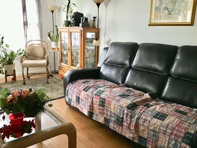 Building Photo - 84 Brighton B