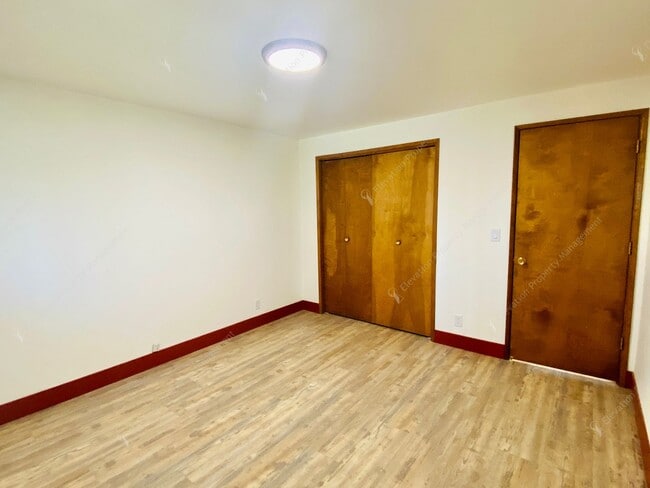 Building Photo - Recently Remodeled River West 3BR - 2BA Home
