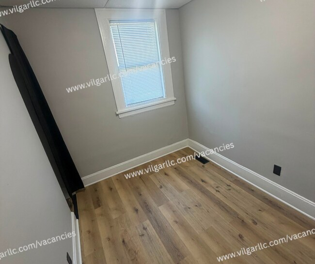 Building Photo - 5035 Tod Ave