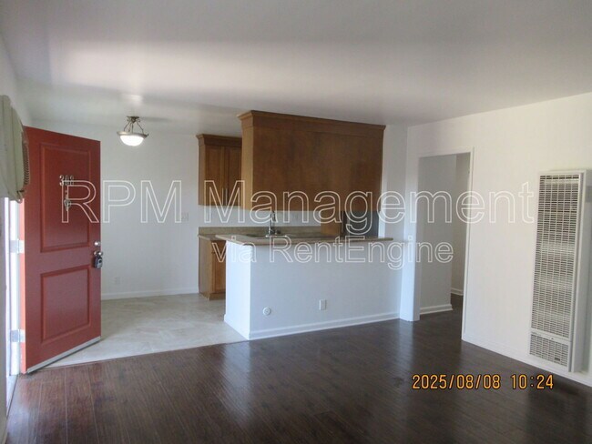 Building Photo - 20327 Saticoy St