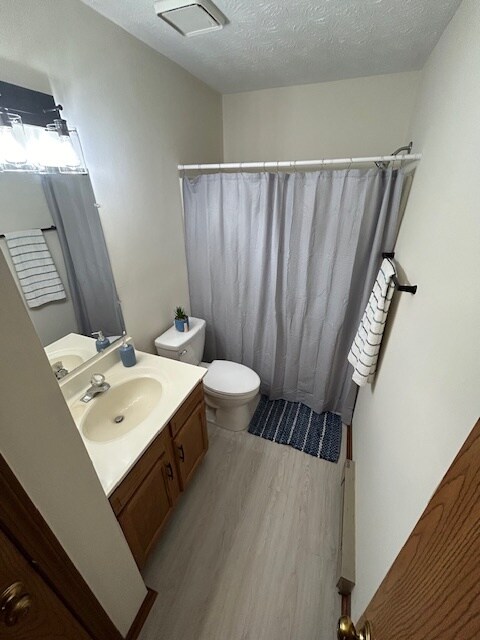 Building Photo - 665 Mumford Dr