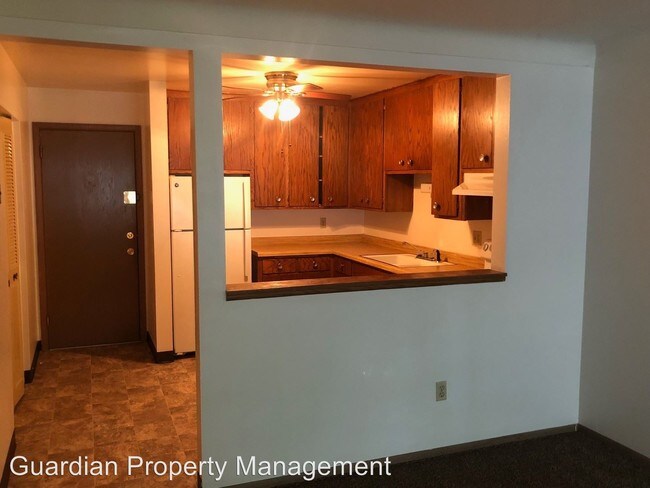 Building Photo - 1807 Stillwater Ave E