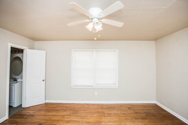 Building Photo - "Charming 4-Bedroom Home with Granite Touches & Gleaming Hardwood Floors in Lubbock!"