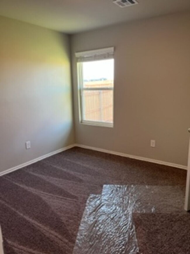 Building Photo - BRAND NEW HOME!