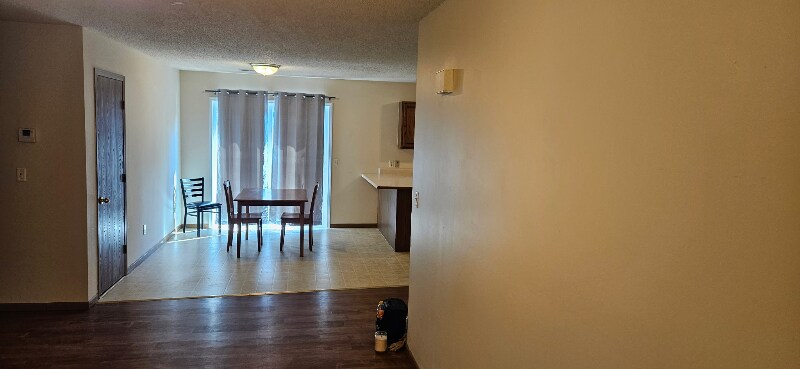 Building Photo - 1506 Red Oak Dr