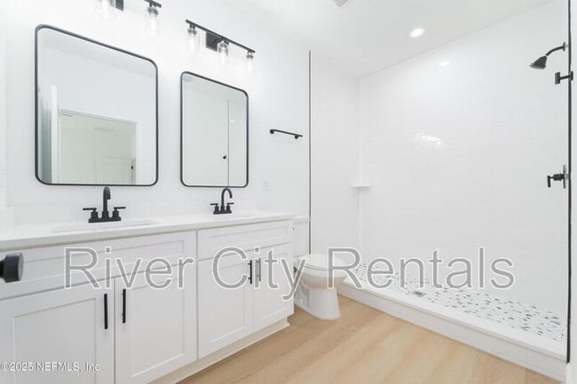 Building Photo - 9261 Dolphin St