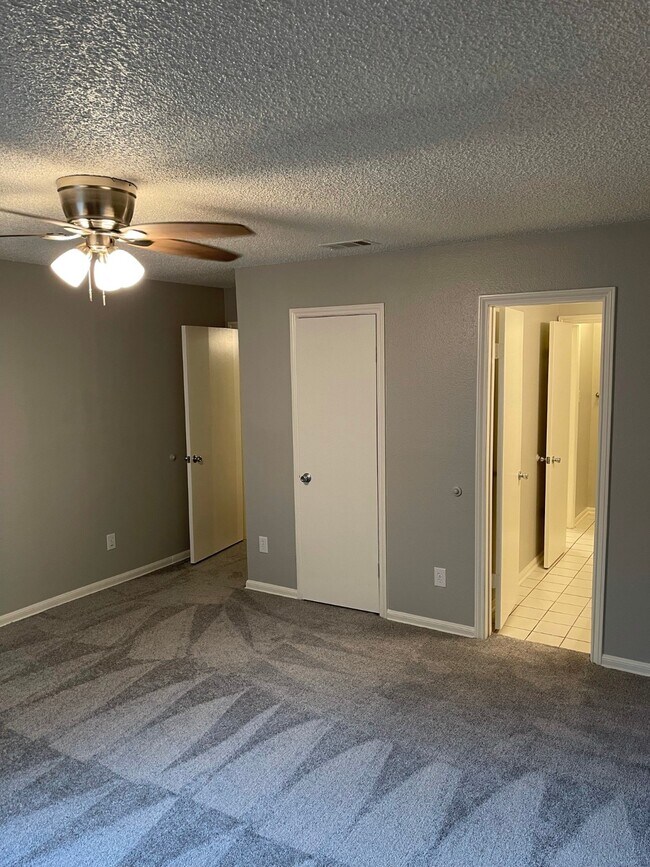 Building Photo - 5003 Spring Forest Dr