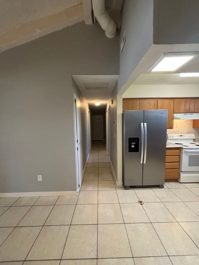Building Photo - Charming 3-Bed Home in Hayden Lake — Spacious Lot & Attached Garage!