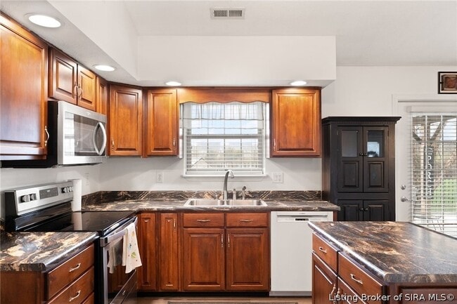Building Photo - 3709 Bailey Dr