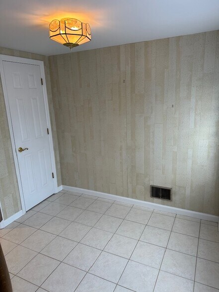 Building Photo - 55 Miami Trl