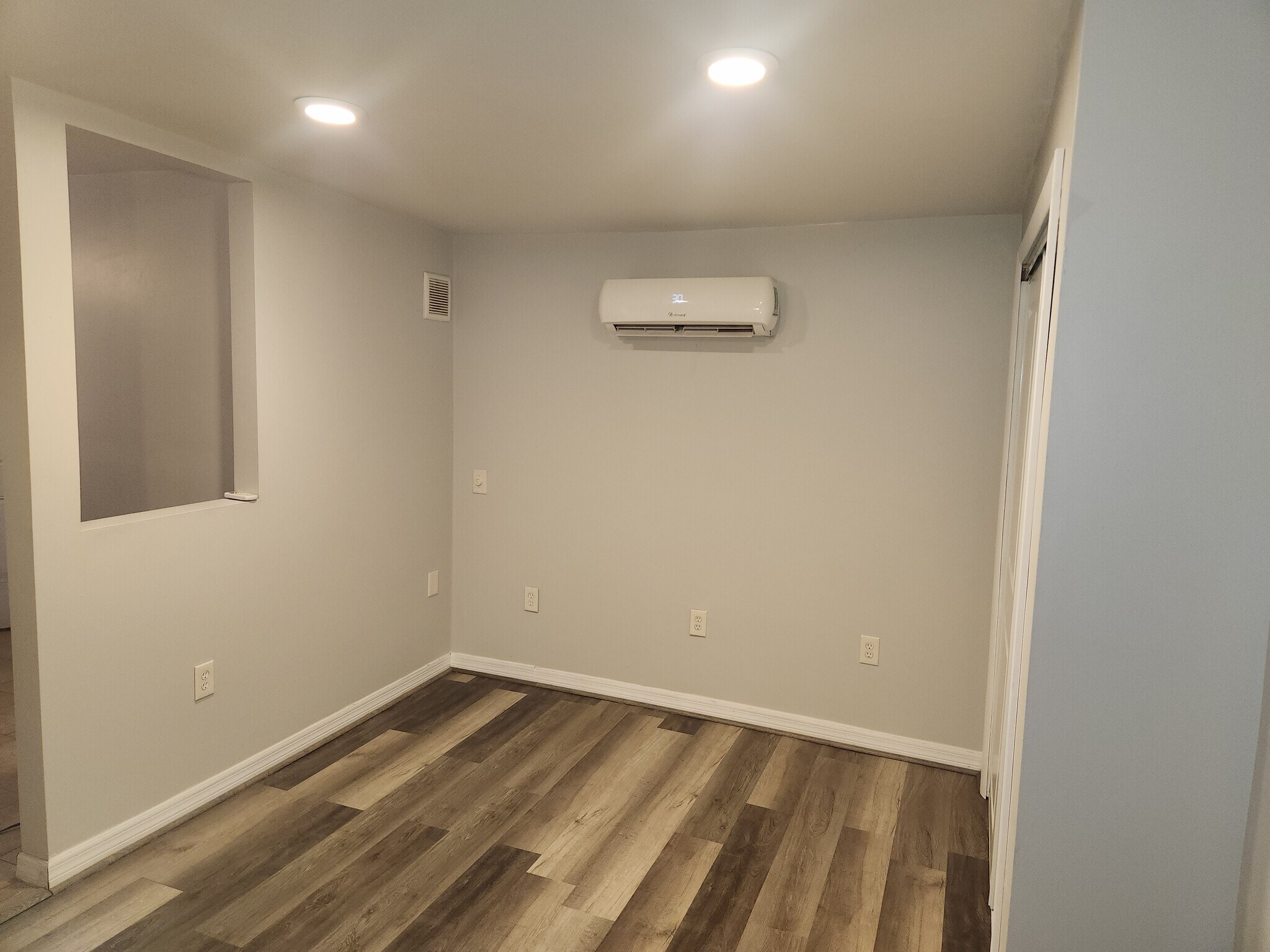 Building Photo - 13406 Boca Ciega Ave