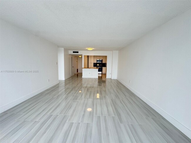 Building Photo - 18021 Biscayne Blvd