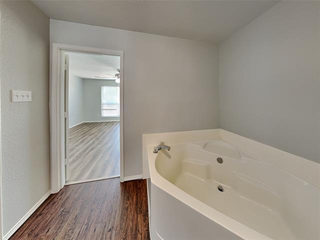 Building Photo - 1707 Country Crest Ln