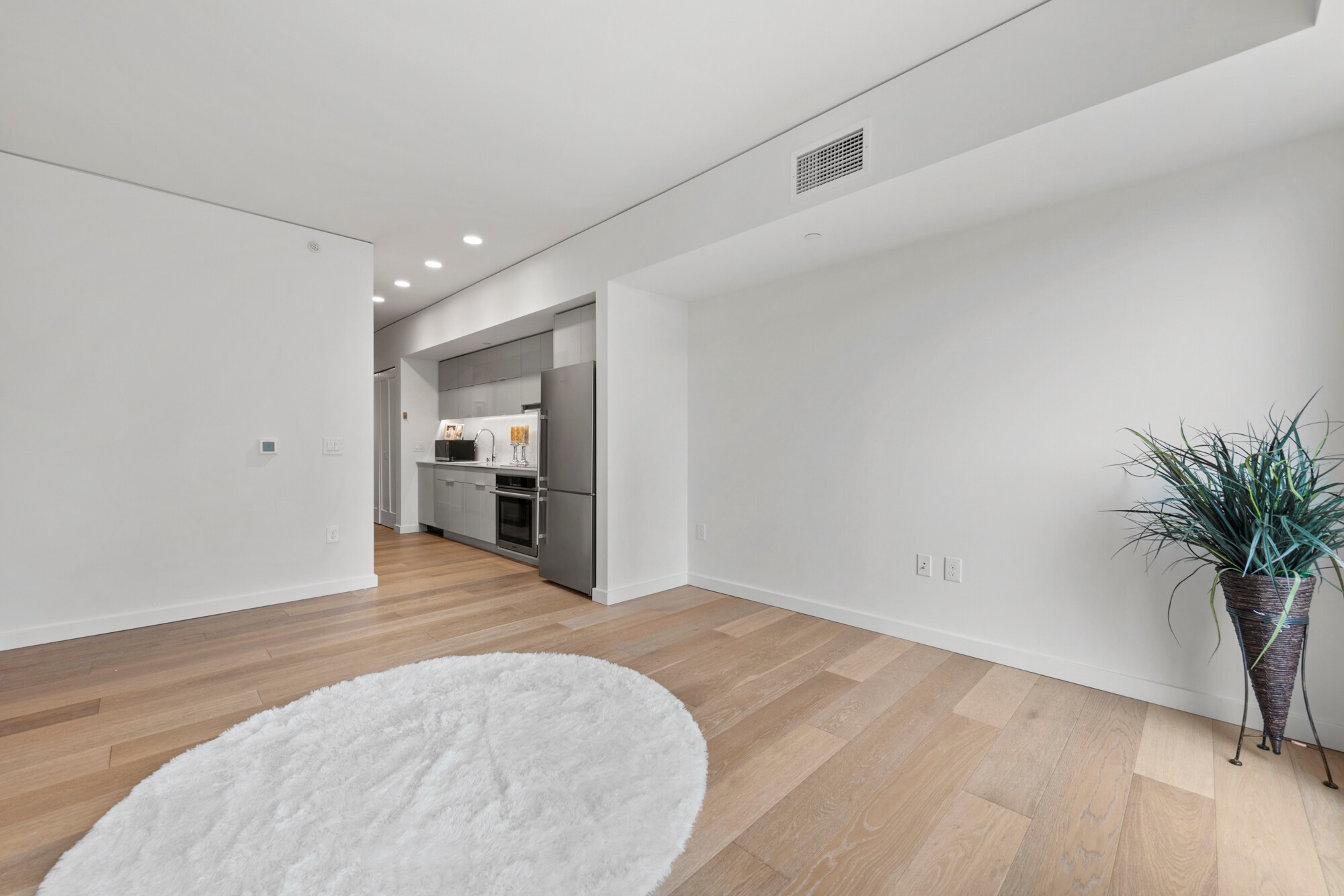 living to kitchen - 450 S Main St
