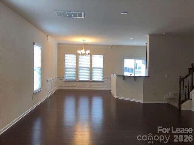 Building Photo - 6032 Carrollton Ln