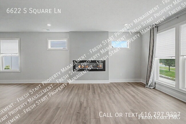Building Photo - 6622 S Square Ln