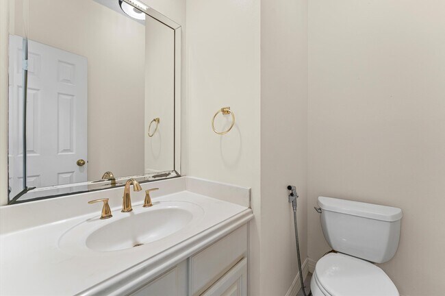 Building Photo - 1914 Rosebay Ct