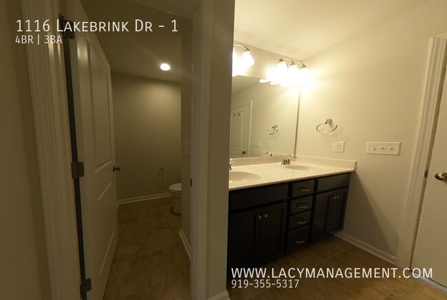 Building Photo - 1116 Lakebrink Dr