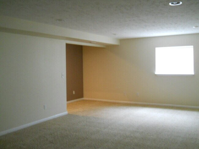 Building Photo - 16807/16805 N. Mayfair