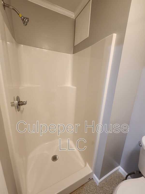 Building Photo - 2854 W Sylvania Ave