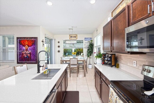 Building Photo - 8175 NW Greenbank Cir