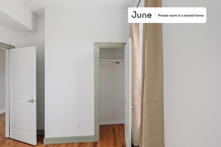 Building Photo - Room in Shared 4 bed/2 bath home