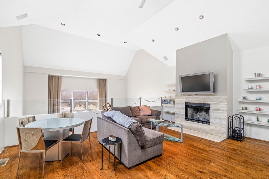 Building Photo - 1318 N Cleveland Ave