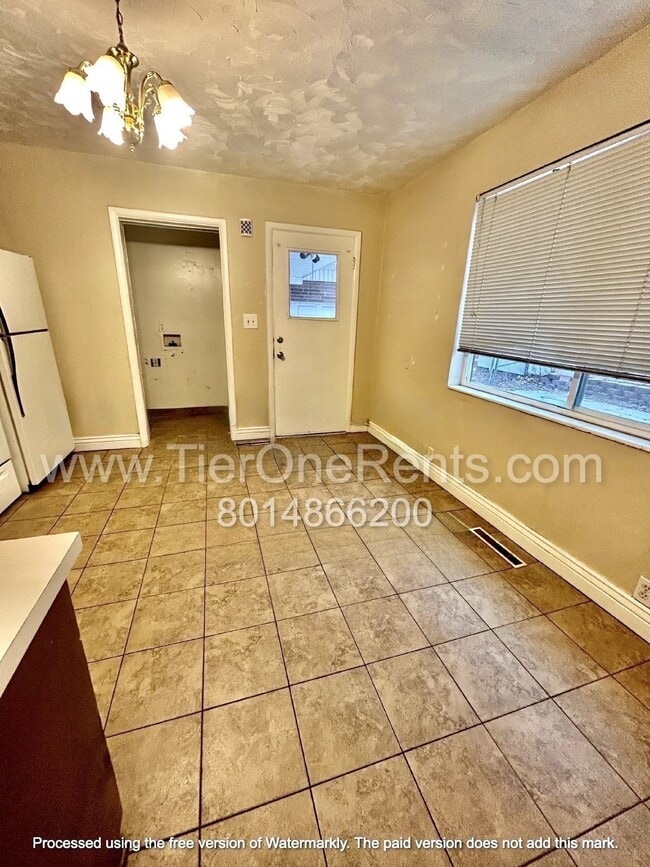Building Photo - This property offers a NO DEPOSIT option available for qualified renters!