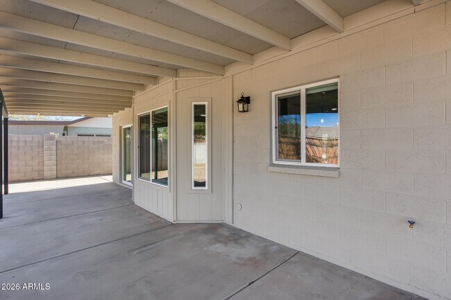 Building Photo - 6934 W McLellan Rd