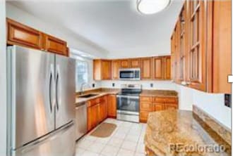 Kitchen - 7152 E Briarwood Cir