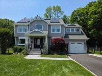 Building Photo - Luxury Living in Ridgewood