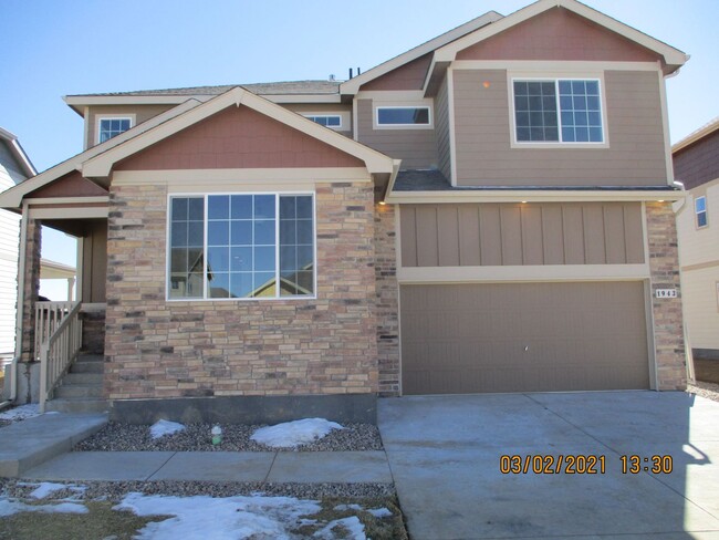 Building Photo - 4 Bed, 2.5 Bath - 2 Story Home in Windsor'...