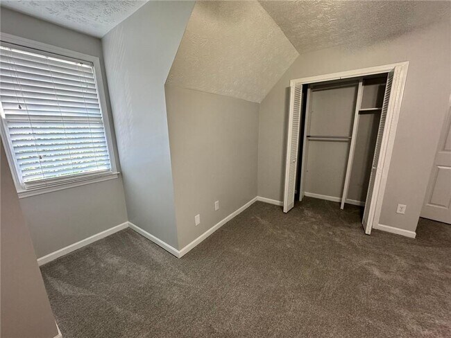 Building Photo - 2513 Kings Pistol Ct