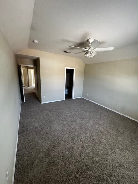 Building Photo - 380 Woodgrove Dr