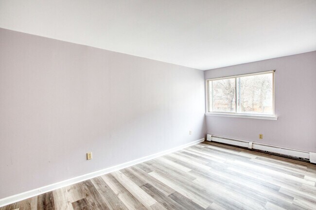 Building Photo - 285 Westland St