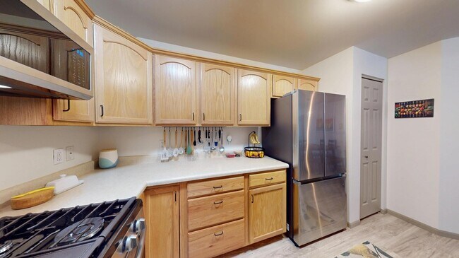 Building Photo - 2001 W 75th Pl