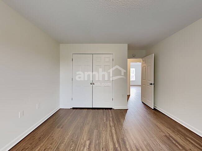 Building Photo - 1838 Oak Springs Dr