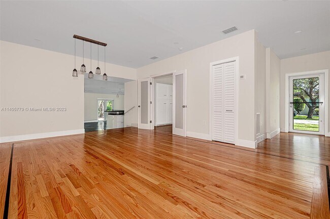 Building Photo - 500 Palmetto Dr