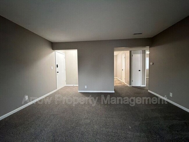 Building Photo - 1027 A St