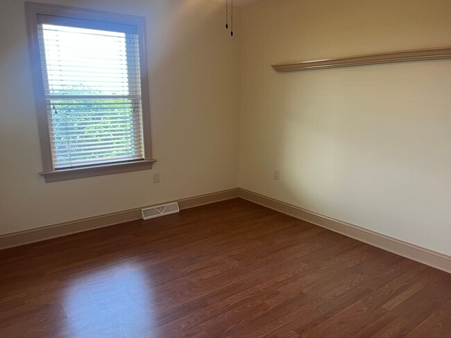 Building Photo - Now Leasing – Beautiful Well Maintained 3-...