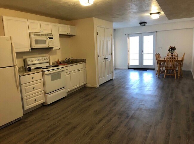 Building Photo - 3276 Cedar Grove Ln