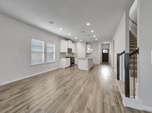 Building Photo - 6919 Ventura Dr