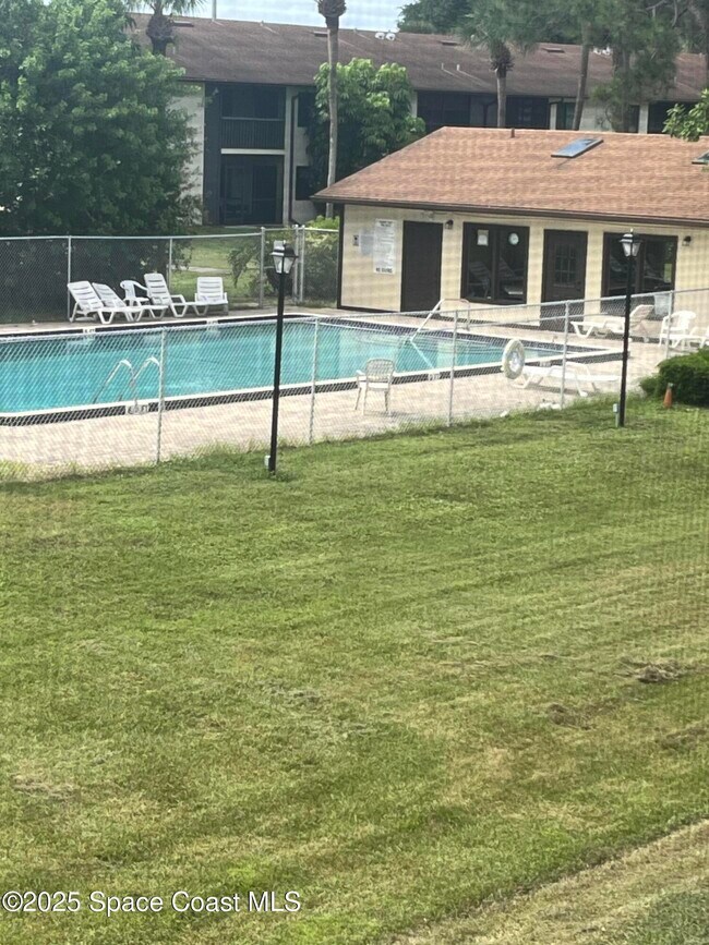 Building Photo - 1515 Huntington Ln