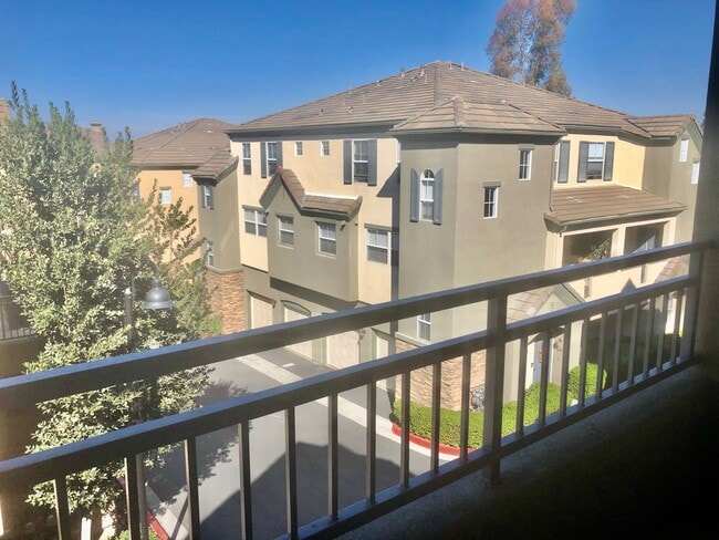 Building Photo - 2 Bed/2 Bath Otay Ranch
