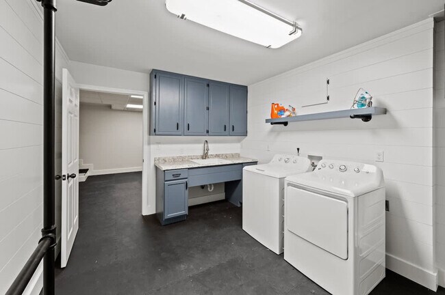 Building Photo - 124 Clack Cir