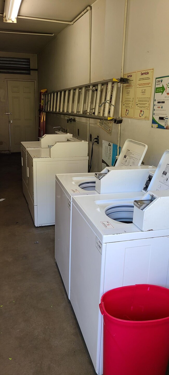 Laundry Room - 728 Cedar Ave