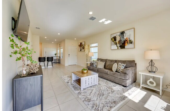 Building Photo - 89 Pomona Way