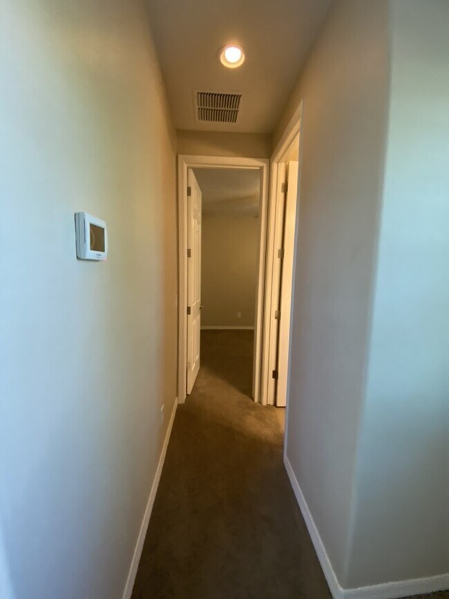 Building Photo - 3726 E Angstead Dr